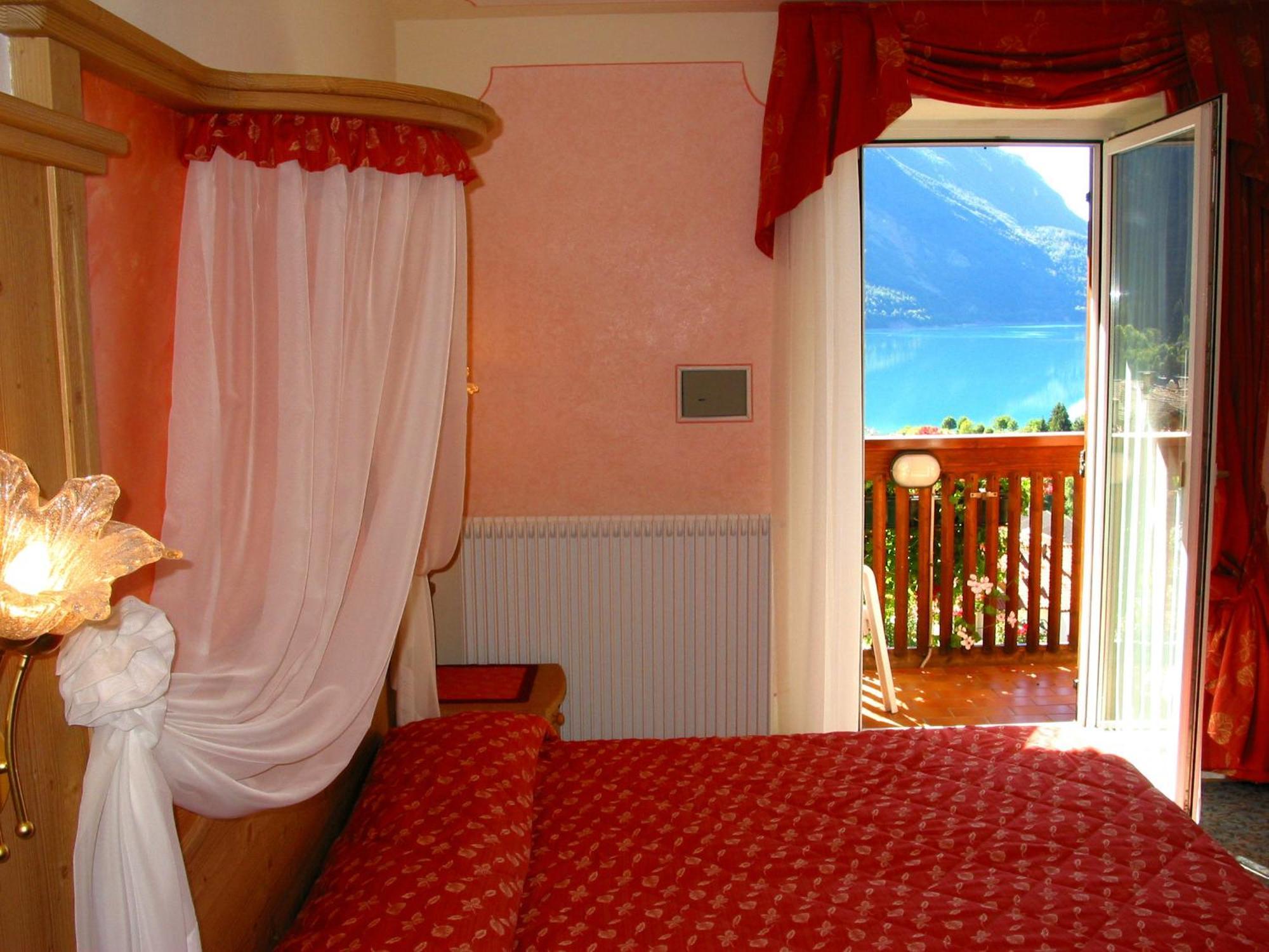 Albergo Stella Alpina Molveno Exteriér fotografie